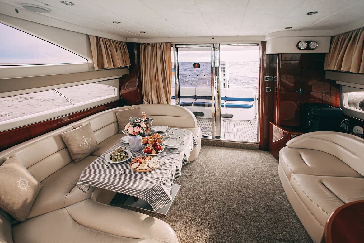 Яхта Princess 50 image- 7